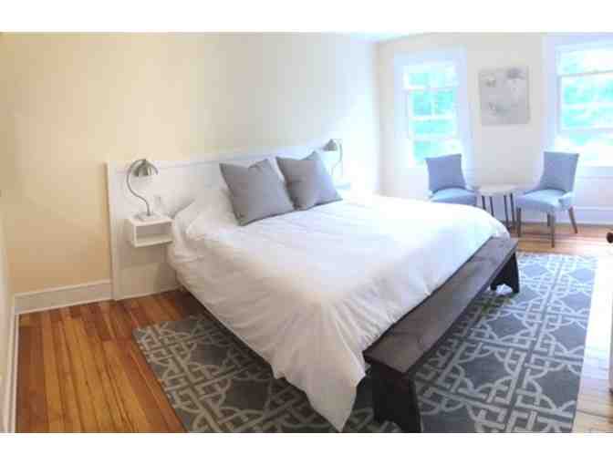 $100 Gift Certificate to The LakeHouse Inn