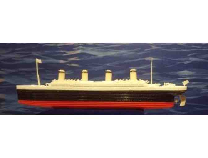 Titanic Pigeon Forge family pass & remote control ship