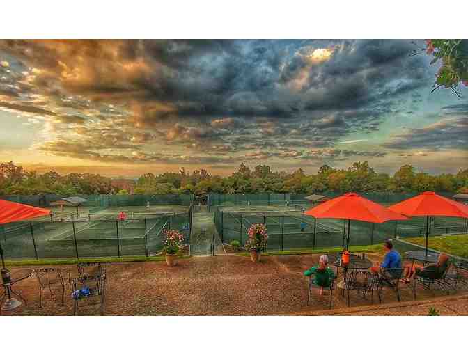 Knoxville Racquet Club tennis clinics and racquets