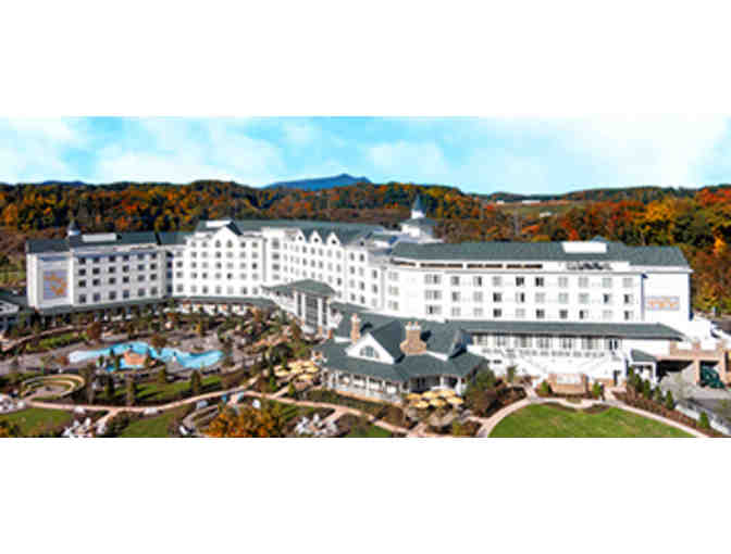 Dollywood family passes and two-night stay at Dollywood's DreamMore Resort