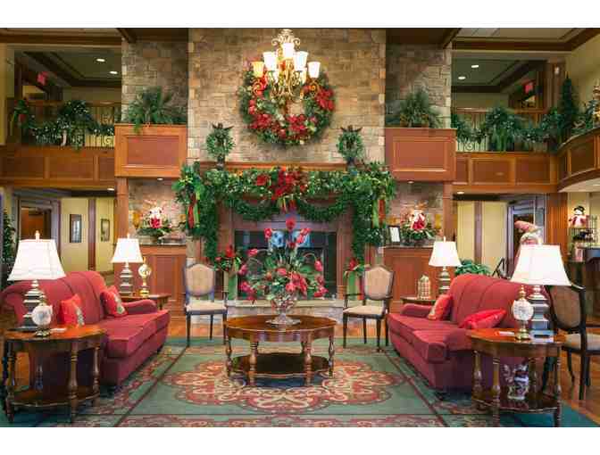 The Inn at Christmas Place hotel stay, Santa photo and ornament