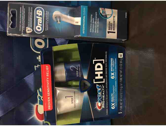 1 Oral B electric Toothbrush with whitening and extra brush head