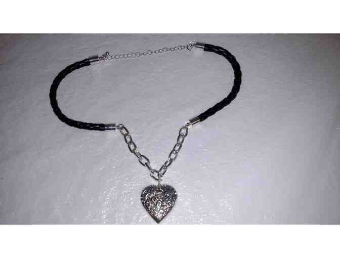 Avon Black Leather & Silver Heart Bracelet 20'