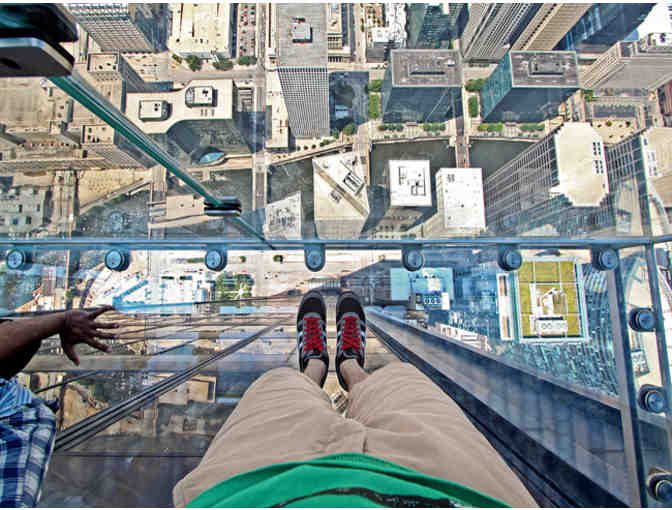 Skydeck Chicago Experience