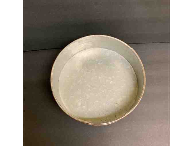 Hug Galvanized Raised Bowl