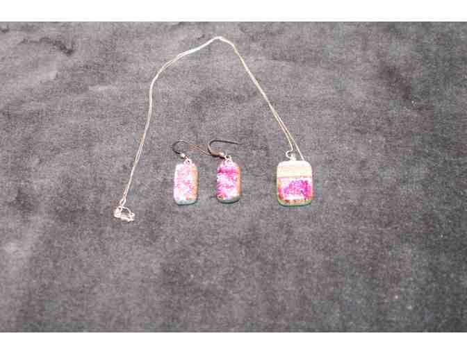 18" Sterling Silver Necklace w/ Pink and Coral Fused Glass Pendant & Drop Earrings - Photo 1