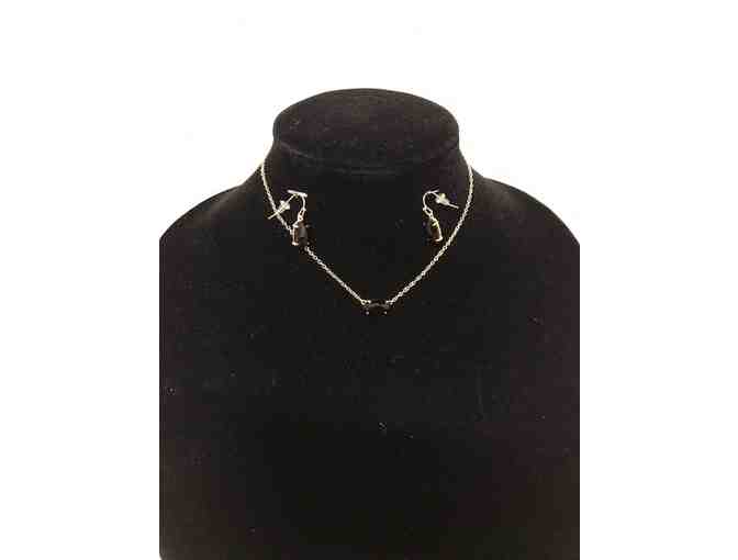15' Kendra Scott Ever Gold Pendant Necklace in Black + Lemmi Gold Drop Earrings in Black