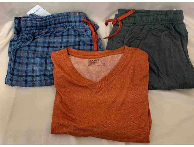 $100 Jockey Gift Card + Men's Sleep Set (Large), 3-Pack Socks, 4 Mini Brief Key Chains - Photo 2