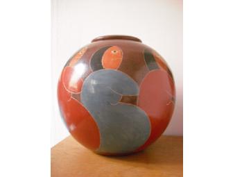 Nicaraguan pottery jar & lid, etched & painted, with indigenous women