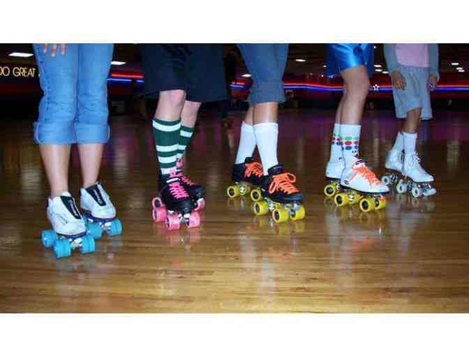 Admission and Quad Skate Rental for 4 at Paradise Skate