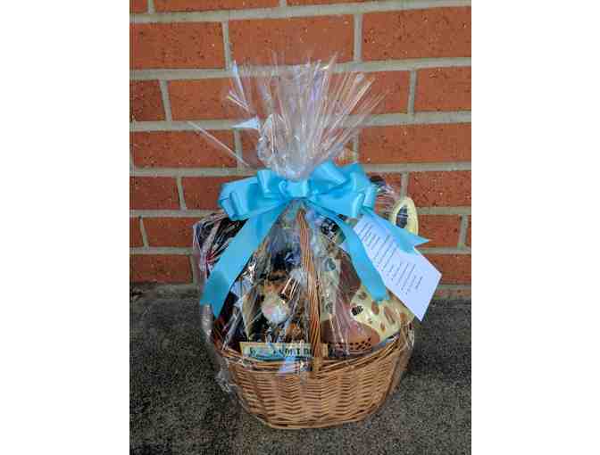 Greater Los Angeles Zoo - Family Membership & Gift Basket - Photo 1