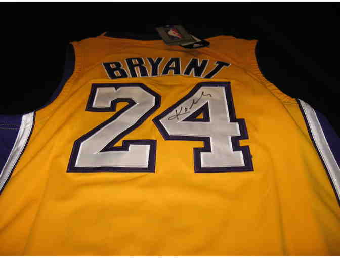 Kobe Bryant Los Angeles Lakers Autographed Jersey - Photo 1