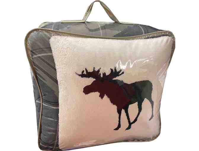 Woolrich King-Sized 4 Piece Bedding Set, Grey Plaid Moose