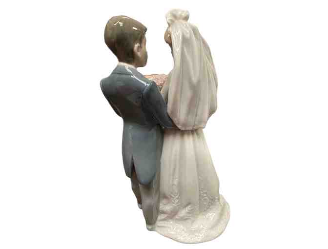 LLADRO Bride and Groom Porcelain Figurine
