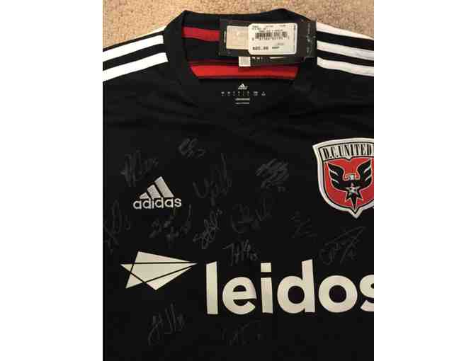 DC United Autographed Jersey Size Large