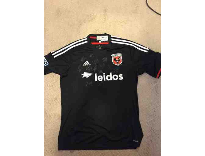 DC United Autographed Jersey Size Large