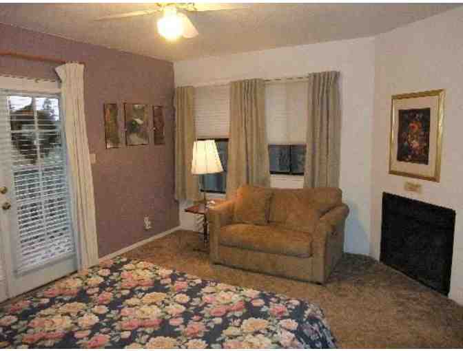 Valley Springs, CA - 10th Green Inn - $100 gift certificate