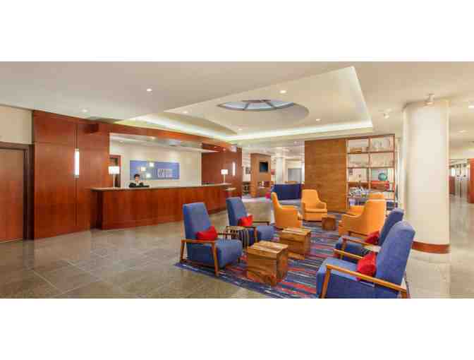 San Francisco, CA - Holiday Inn Express Fisherman's Wharf - 1 night stay w/ breakfast