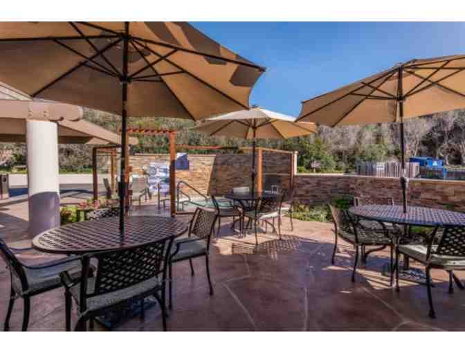 Cambria, CA - Moonstone Landing - Overnight stay in Partial Ocean View King Room