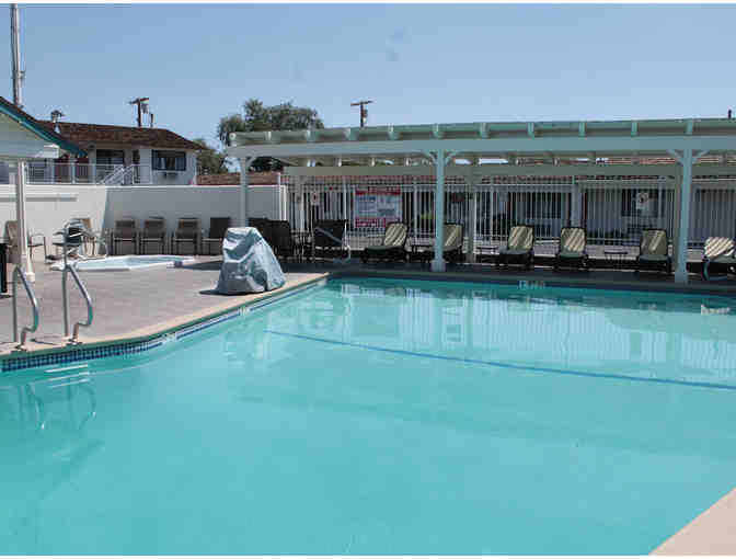 Lone Pine, CA - Dow Villa Motel - One night lodging