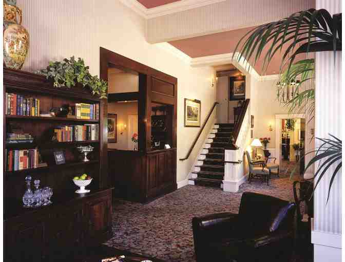 Santa Rosa, CA - Hotel La Rose - one night stay in a king room