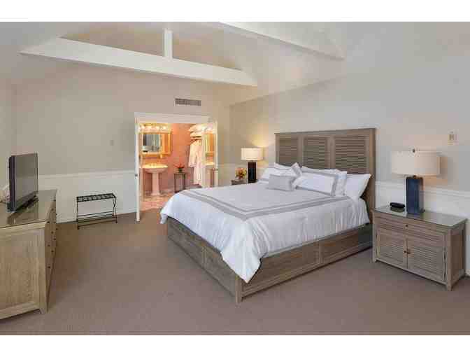 Santa Rosa, CA - Hotel La Rose - one night stay in a king room - Photo 6