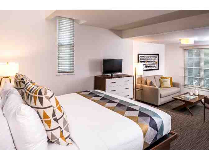 Solvang, CA - Wine Valley Inn & Cottages - 1 nt in Village Tower King Jr.Suite w/ brkfst