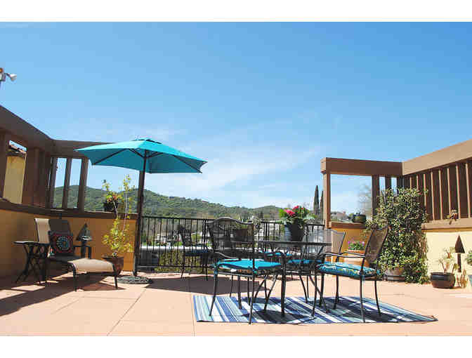 Sonora, CA - Sonora Inn - 1 nt in Deluxe King with American Breakfast