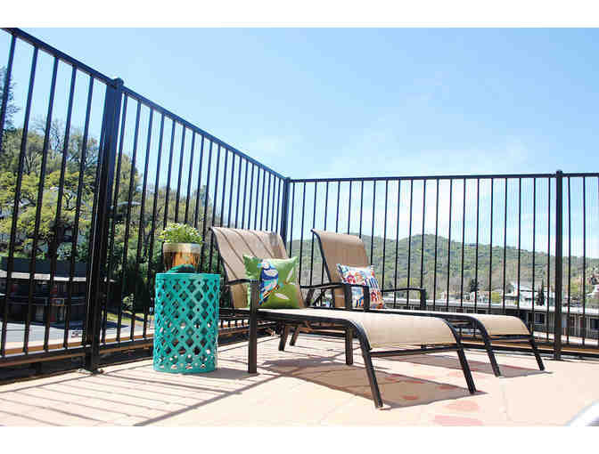 Sonora, CA - Sonora Inn - 1 nt in Deluxe King with American Breakfast