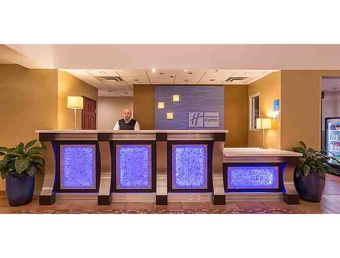 Manteca, CA - Holiday Inn Express &amp; Suites - One night stay with continental breakfast - Photo 2