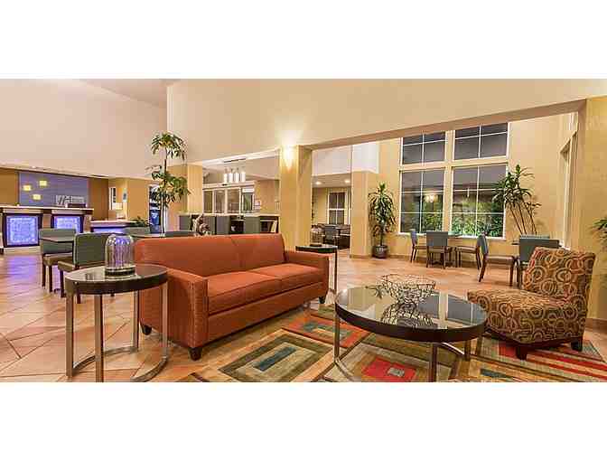 Manteca, CA - Holiday Inn Express &amp; Suites - One night stay with continental breakfast - Photo 3