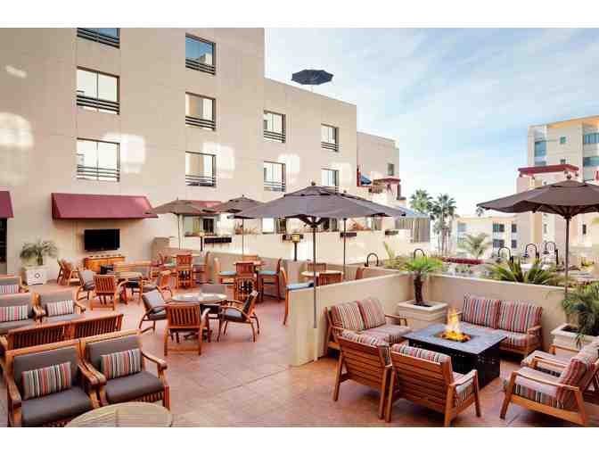 Santa Monica, CA - JW Marriott Santa Monica Le Merigot - 1 nt stay w/ parking &amp; resort fee - Photo 2