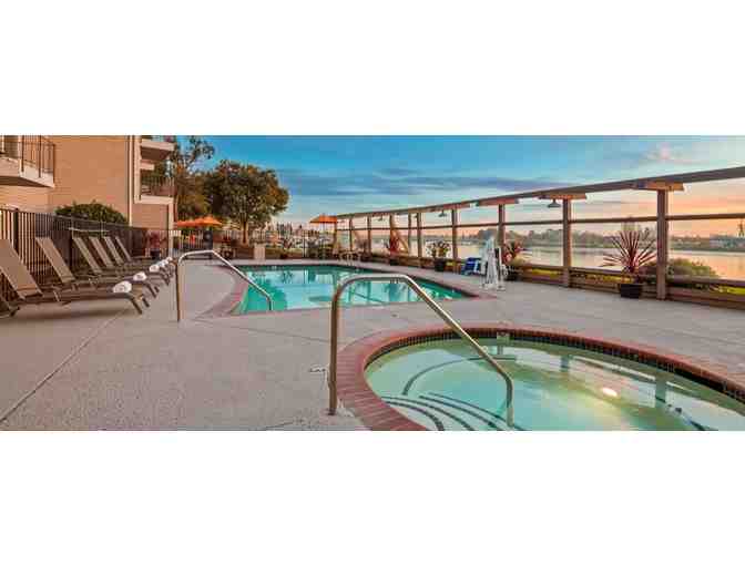 Oakland, CA - Best Western Plus Bayside Hotel - 2 nts in king water view room & parking