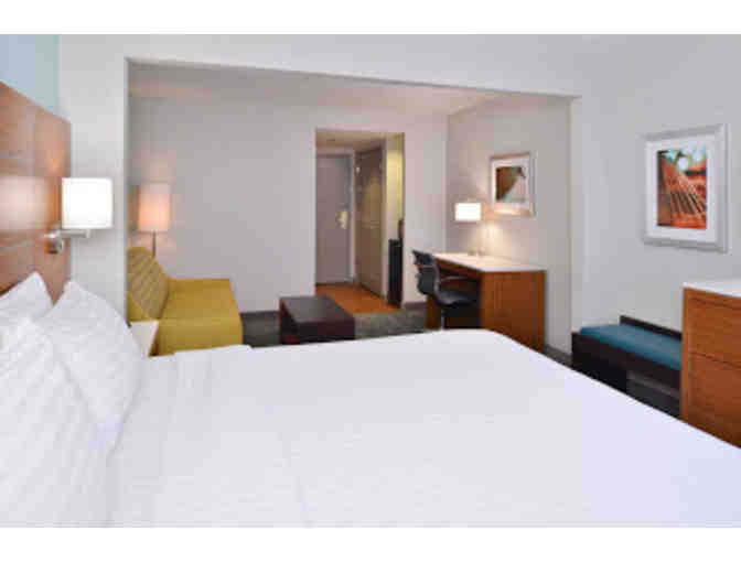 TX, Austin- Holiday Inn Express & Suites Austin - 1 nt stay + hot brkfst buffet #1 of 3