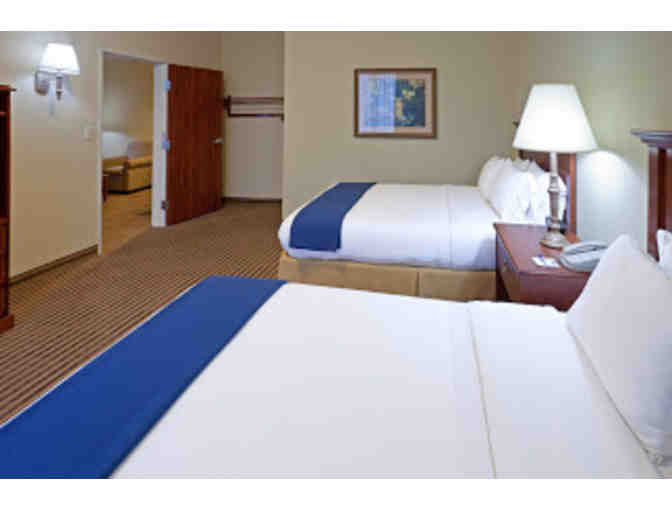 TX, Waxahachie - Holiday Inn Express & Suites - 1 nt stay + hot brkfst buffet #1 of 3