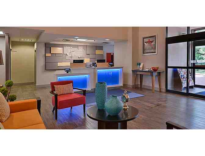 TX, Austin- Holiday Inn Express & Suites Austin - 1 nt stay + hot brkfst buffet #2 of 3