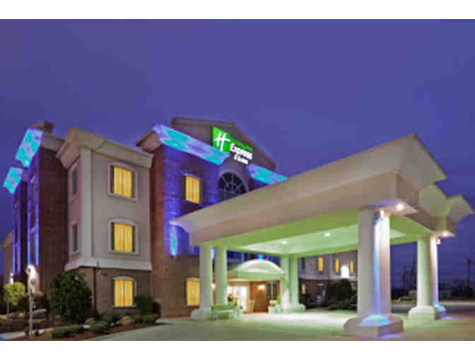 TX, Waxahachie - Holiday Inn Express &Suites - 1 nt stay + hot brkfst buffet #2 of 3