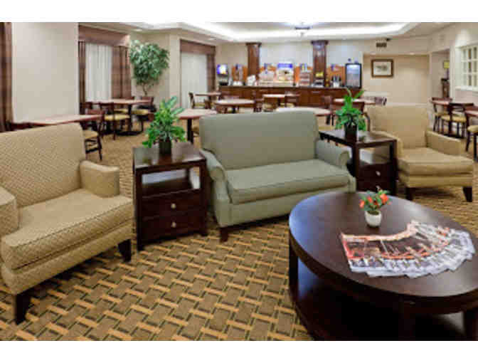 TX, Waxahachie - Holiday Inn Express &Suites - 1 nt stay + hot brkfst buffet #2 of 3