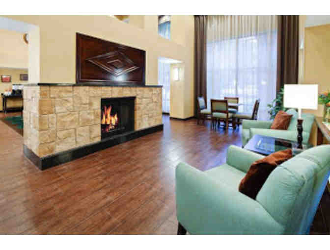 Agoura Hills, CA - Hampton Inn &amp; Suites - Two nights in King Studio Spa Suite - Photo 5