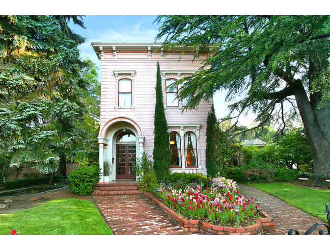 Healdsburg, CA - Camellia Inn - 1 nt in Queen room, breakfast and afternoon refreshments