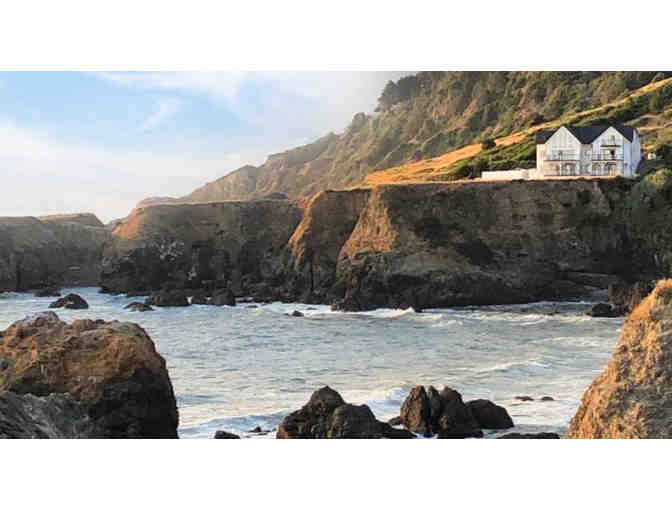Shelter Cove, CA - The Castle Inn of The Lost Coast - 2 Night King Suite Stay for Four