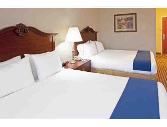 TX, Waxahachie - Holiday Inn Express & Suites - 1 nt stay + hot brkfst buffet