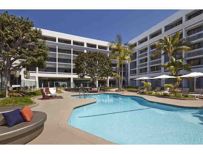 Marina Del Rey, CA - Hotel MdR - one night stay + breakfast for 2 + parking - Photo 4