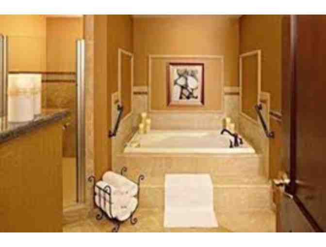 Coarsegold, CA-Chukchansi Gold Resort and Casino-One Nt Stay in Deluxe Room w/Meal-Spa