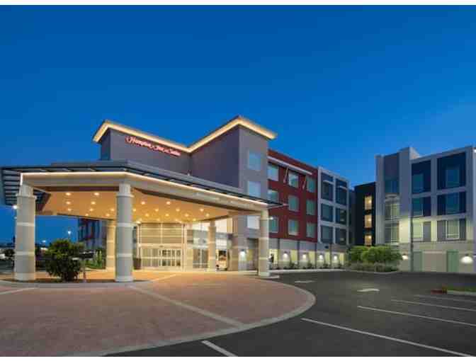 Gilroy, CA - Hampton Inn and Suites Gilroy - One Night Stay with Breakfast
