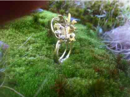 "Butterfly Dance" 14 karat gold ring with 8 hand-set diamonds