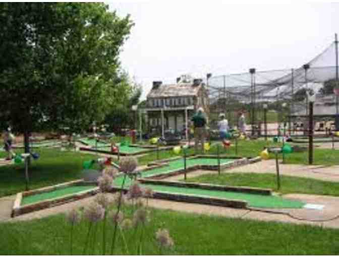 Waltz Golf Farm - 4 Mini Golf Passes