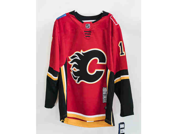Autographed Calgary Flames Johnny Gaudreau Team Jersey