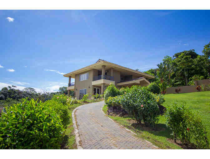 ONE WEEK GRAND VACATION WITH ACCOMMODATIONS IN A PRIVATE PANAMA VILLA