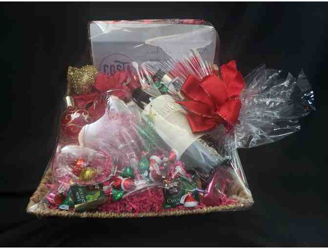 'All The Trimmin's' 2 Night Stay at Cottage by the Bay Gift Basket
